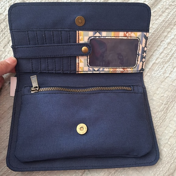 Brand new! Pendleton oversized wallet with purse strap. Never used. - Picture 2 of 3